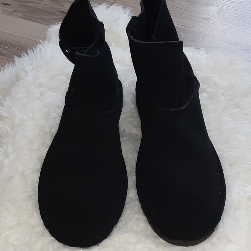 Ugg perforated boots